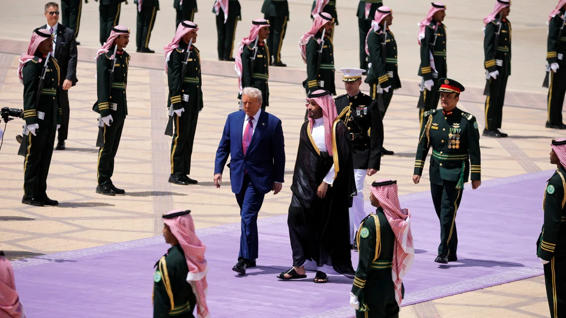 trump-dan-diplomasi-khusus-di-timur-tengah-memahami-dinamika-kekuasaan-dan-konflik